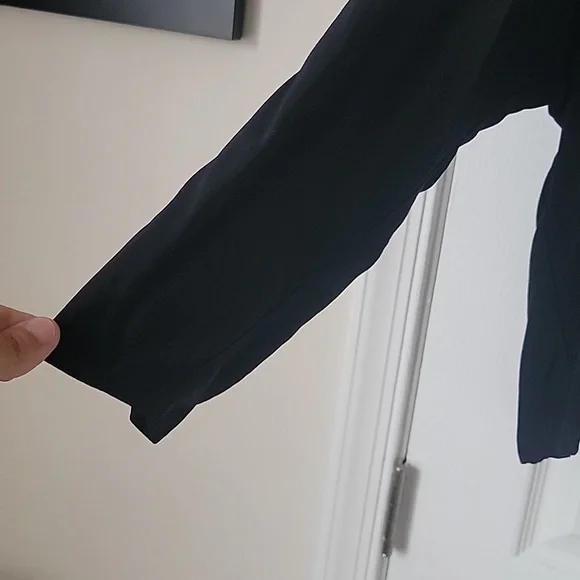 Eileen Fisher vneck top - Picture 3 of 3